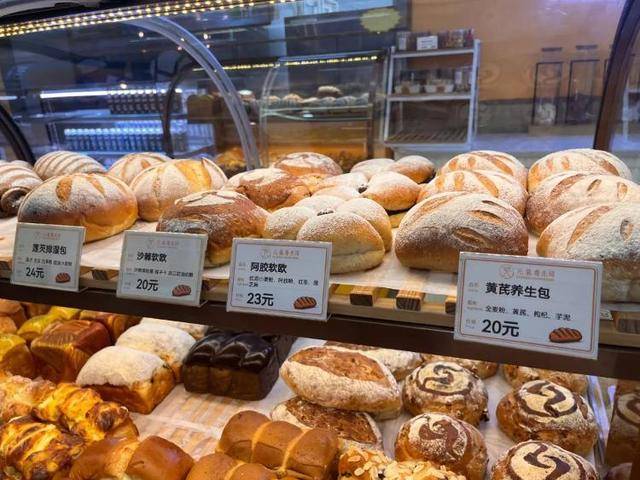 一小时售罄<strong></p>
<p>越南抹茶交易所</strong>!年轻人涌入医院抢面包