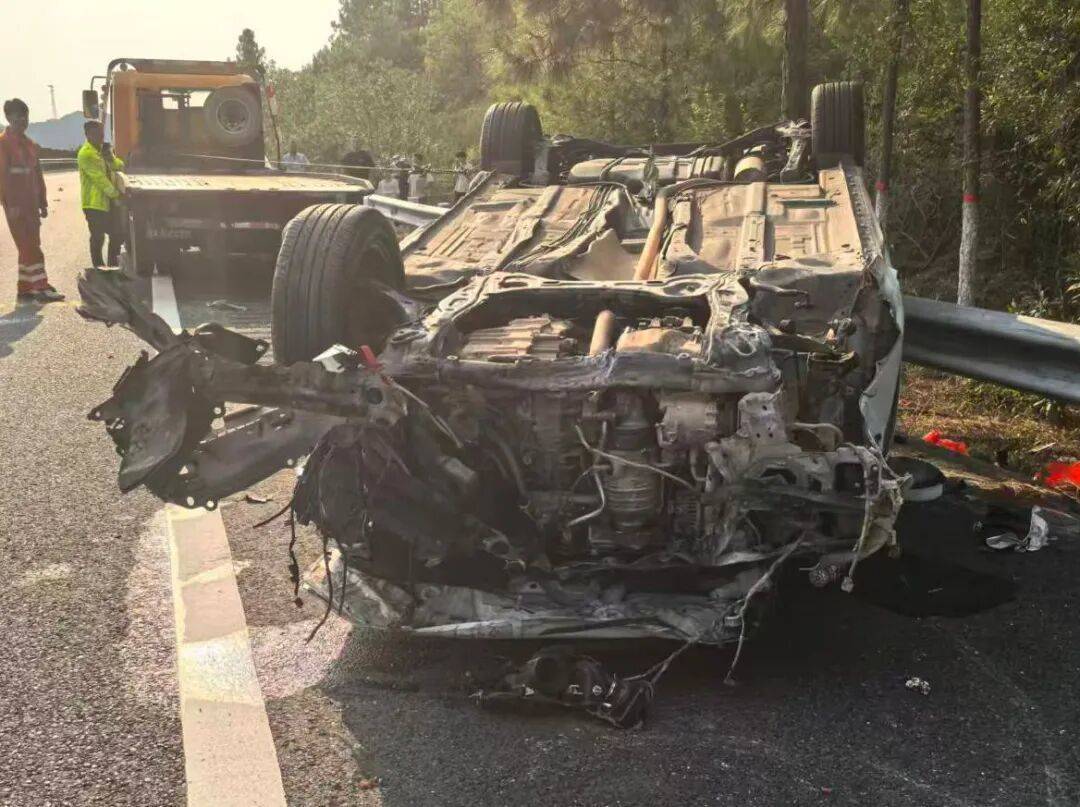 司机强行变道酿大祸<strong></p>
<p>下载抹茶数字货币交易所</strong>,反诬赖对方:“我要是撒谎就天打雷劈!”