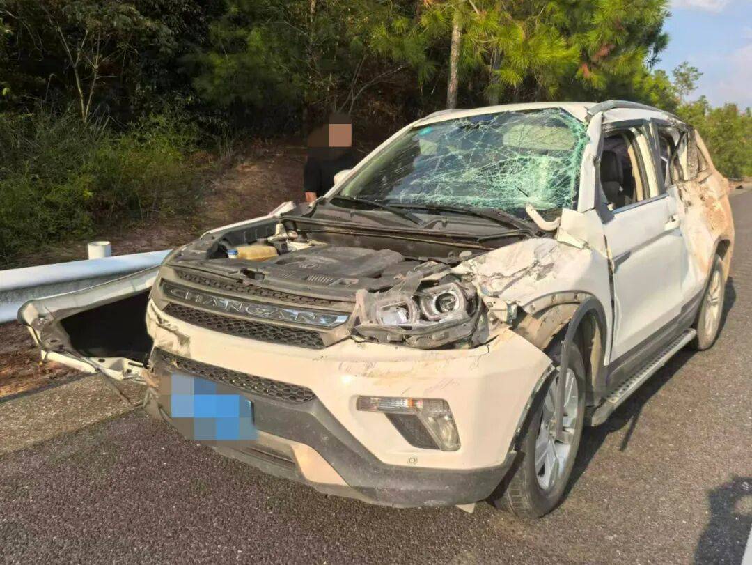 司机强行变道酿大祸<strong></p>
<p>下载抹茶数字货币交易所</strong>,反诬赖对方:“我要是撒谎就天打雷劈!”