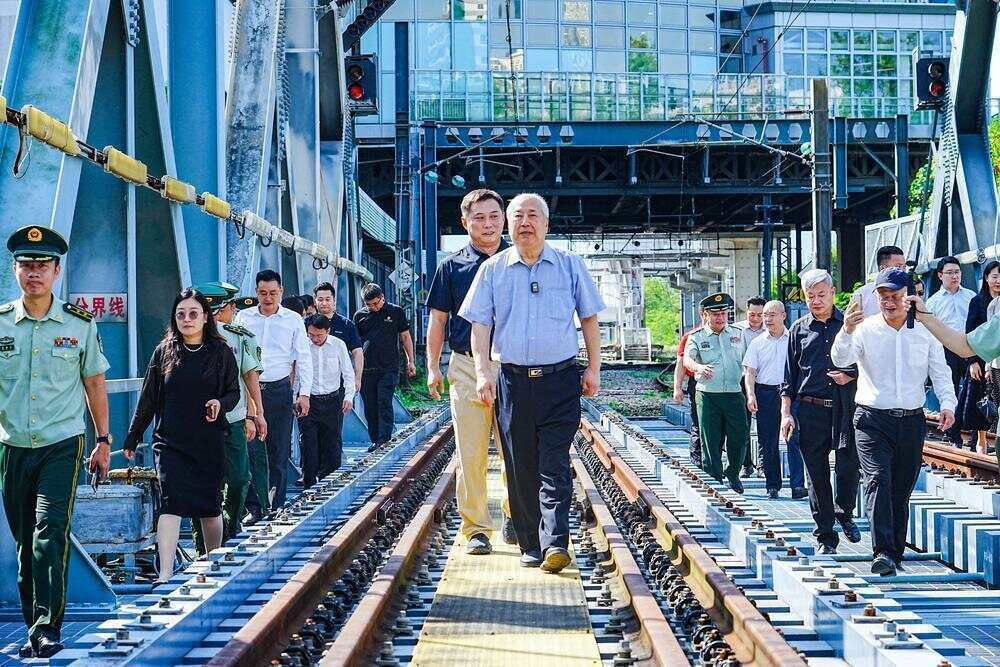 70年前<strong></p>
<p>抹茶交易所</strong>,钱学森经罗湖口岸归国!武警广东总队深圳第二支队开展纪念活动