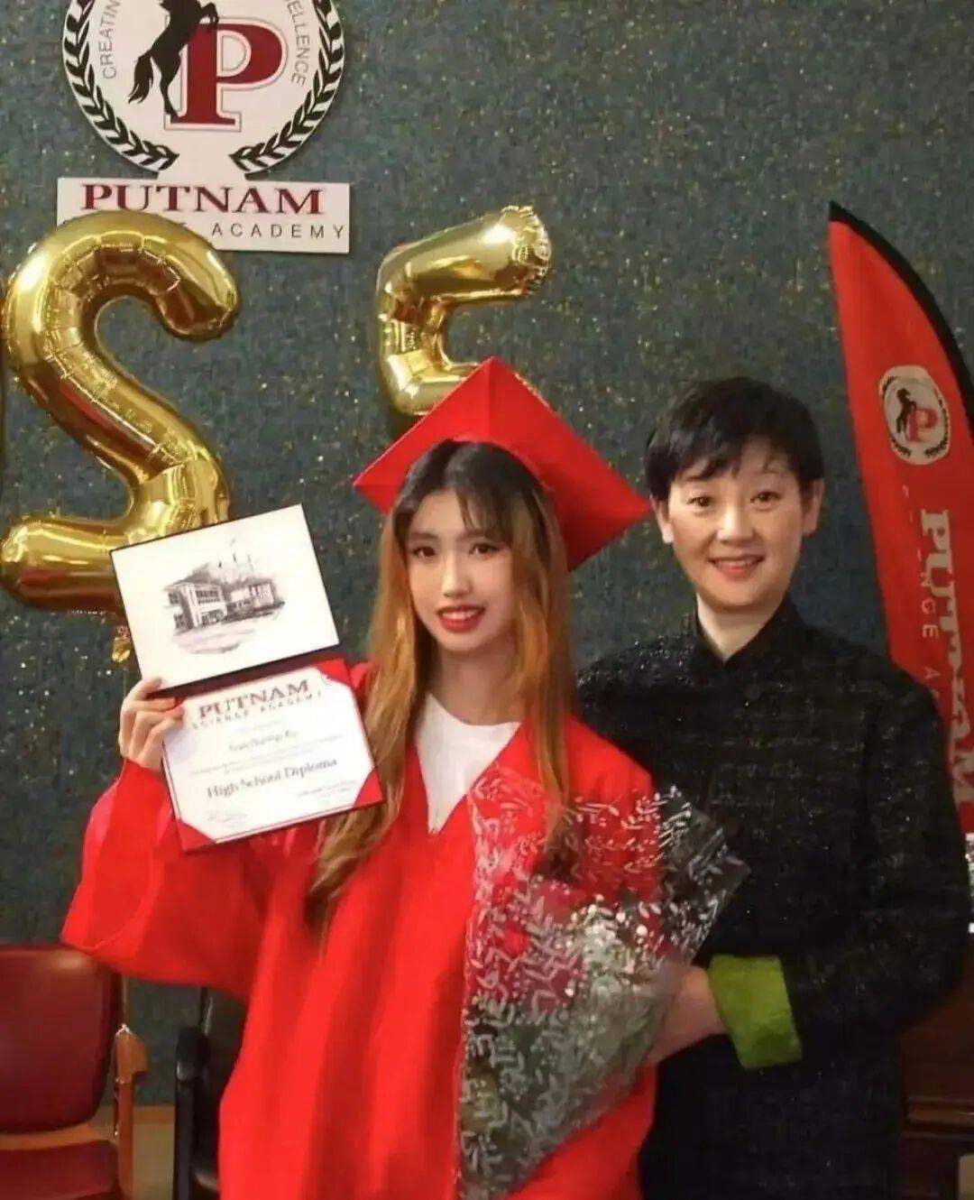 考古|冯小刚带女儿去陈思诚工作室!开个人账号还读影视专业<strong></p>
<p>如何买币</strong>,她也要“女承父业”吗?