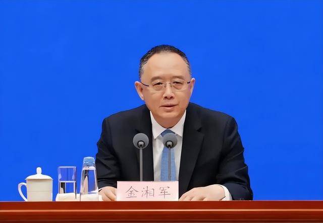 中央委员被“双开”<strong></p>
<p>抹茶交易所哪个最好</strong>,62岁女副部任上被查!中纪委上周通报查处26人