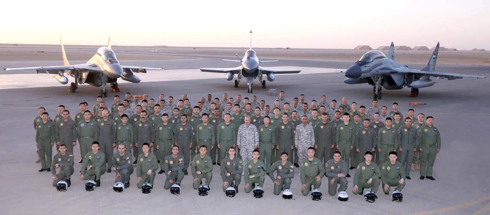 怕被歼10抢单了?美媒:暂停八年后<strong></p>
<p>国内三大交易所</strong>,法国紧急向埃及交付阵风战机