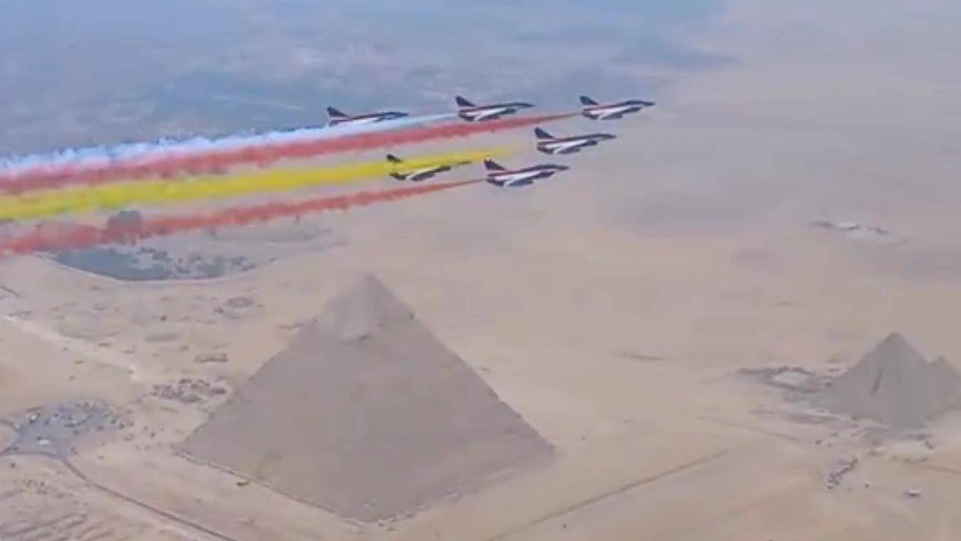 怕被歼10抢单了?美媒:暂停八年后<strong></p>
<p>国内三大交易所</strong>,法国紧急向埃及交付阵风战机