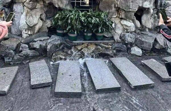 黑虎泉喷得“兽头”都不够用了!济南群泉竞涌<strong></p>
<p>国内三大交易所</strong>,几十年一见