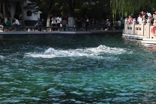 黑虎泉喷得“兽头”都不够用了!济南群泉竞涌<strong></p>
<p>国内三大交易所</strong>,几十年一见