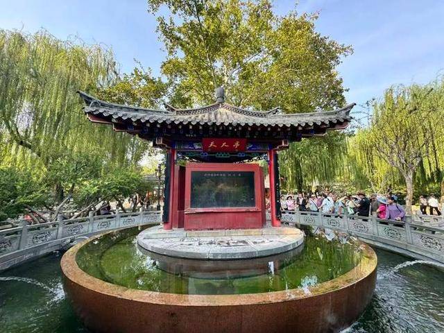 黑虎泉喷得“兽头”都不够用了!济南群泉竞涌<strong></p>
<p>国内三大交易所</strong>,几十年一见