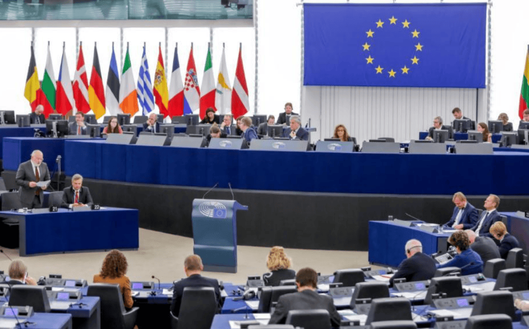 西方33国抱团取暖<strong></p>
<p>海外版下载链接</strong>,希望中国收回成命,不料中方迅速打响第二波反制!