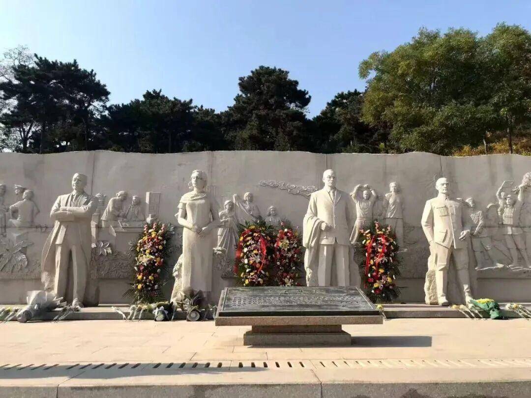 《沉默的荣耀》总编剧人民日报撰文:能感动我们<strong></p>
<p>海外版下载链接</strong>,也一定能打动观众