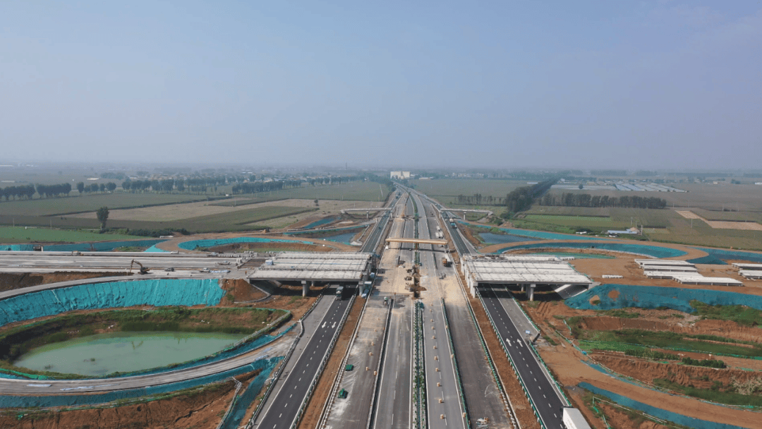 焦平高速跨菏宝高速关键结构施工进入攻坚阶段