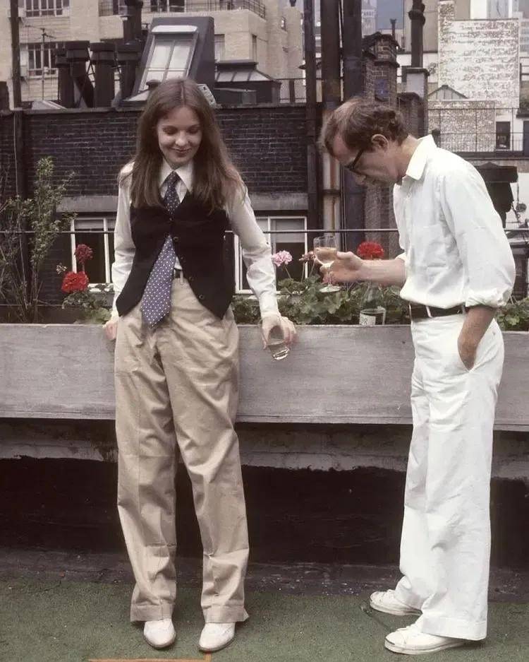 79岁奥斯卡影后离世<strong></p>
<p>海外版下载链接</strong>,她是男神收割机,松弛中性风穿搭鼻祖