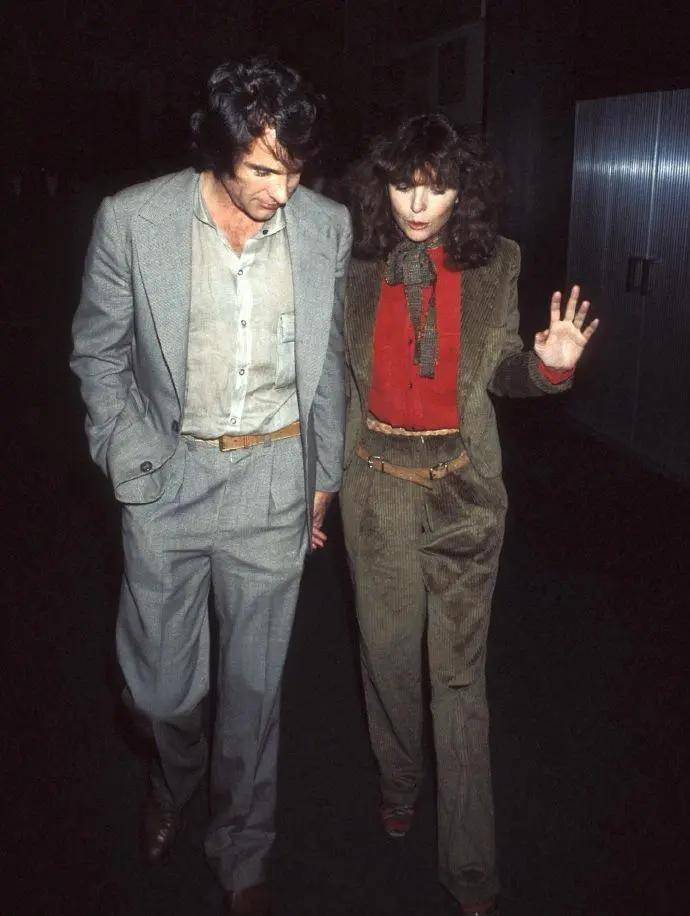 79岁奥斯卡影后离世<strong></p>
<p>海外版下载链接</strong>,她是男神收割机,松弛中性风穿搭鼻祖