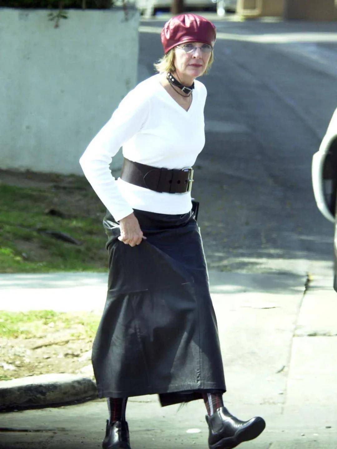 79岁奥斯卡影后离世<strong></p>
<p>海外版下载链接</strong>,她是男神收割机,松弛中性风穿搭鼻祖