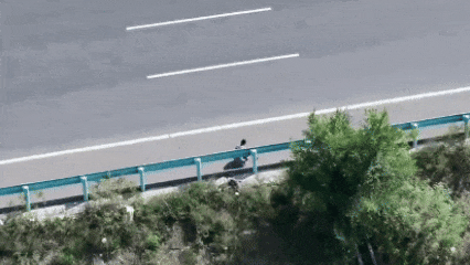 无人机“撒糖”<strong></p>
<p>海外版下载链接</strong>，甜到救人一命！