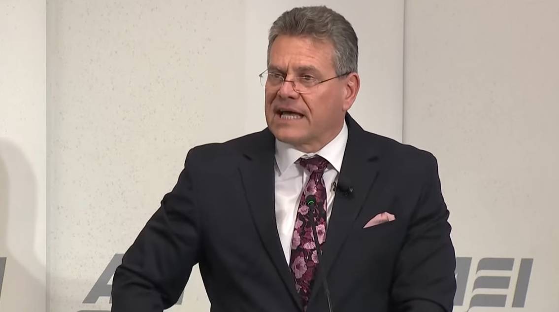 荷兰明抢目的曝光<strong></p>
<p>海外版下载链接</strong>，欧盟计划出台新规：中企想来投资？先把技术拿来再说