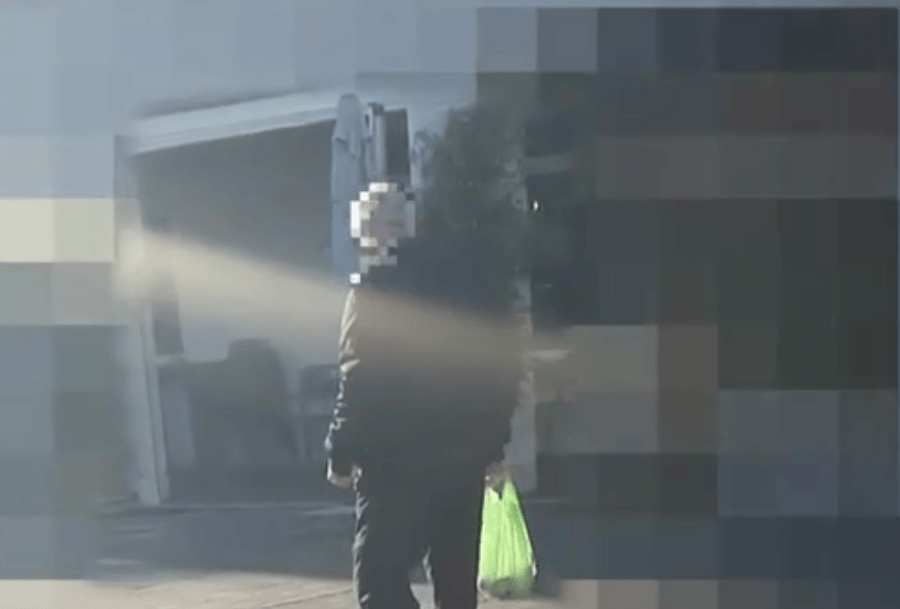 假装失明超半个世纪<strong></p>
<p>海外版下载链接</strong>!意大利男子骗取100万欧元补助被提起公诉