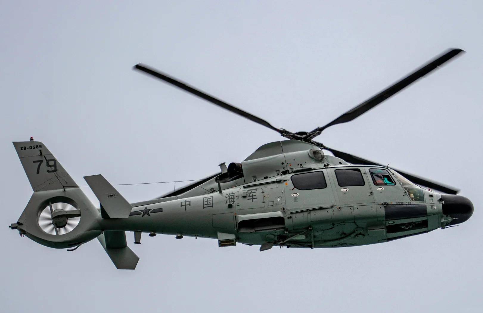 菲律宾护卫舰直奔南沙搞事<strong></p>
<p>海外版下载链接</strong>,却突然发现黄岩岛上出现了高脚屋