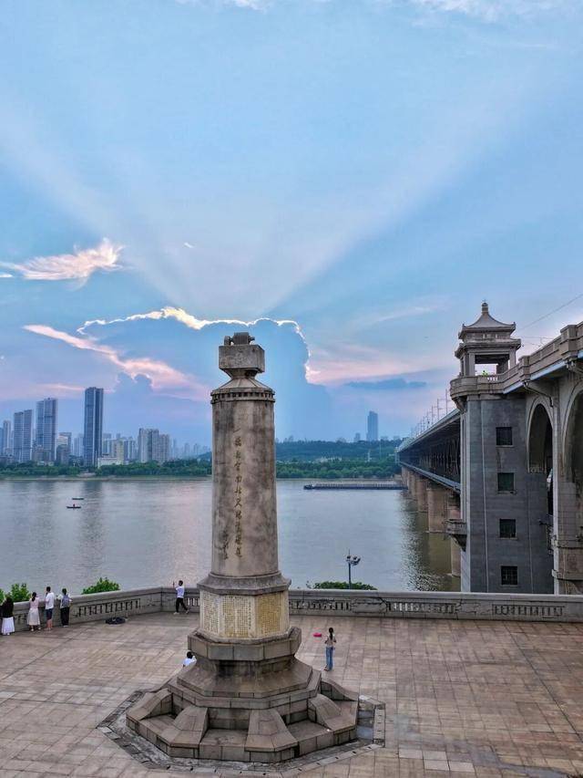 今天是她68岁生日<strong></p>
<p>抹茶交易所怎么转成人民币</strong>,武汉人:不准退休!