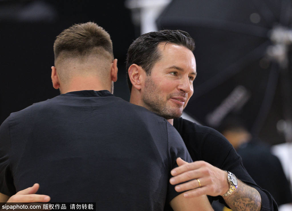 东契奇43分难救湖人<strong></p>
<p>注册邀请码</strong>,詹姆斯缺席揭示未来挑战