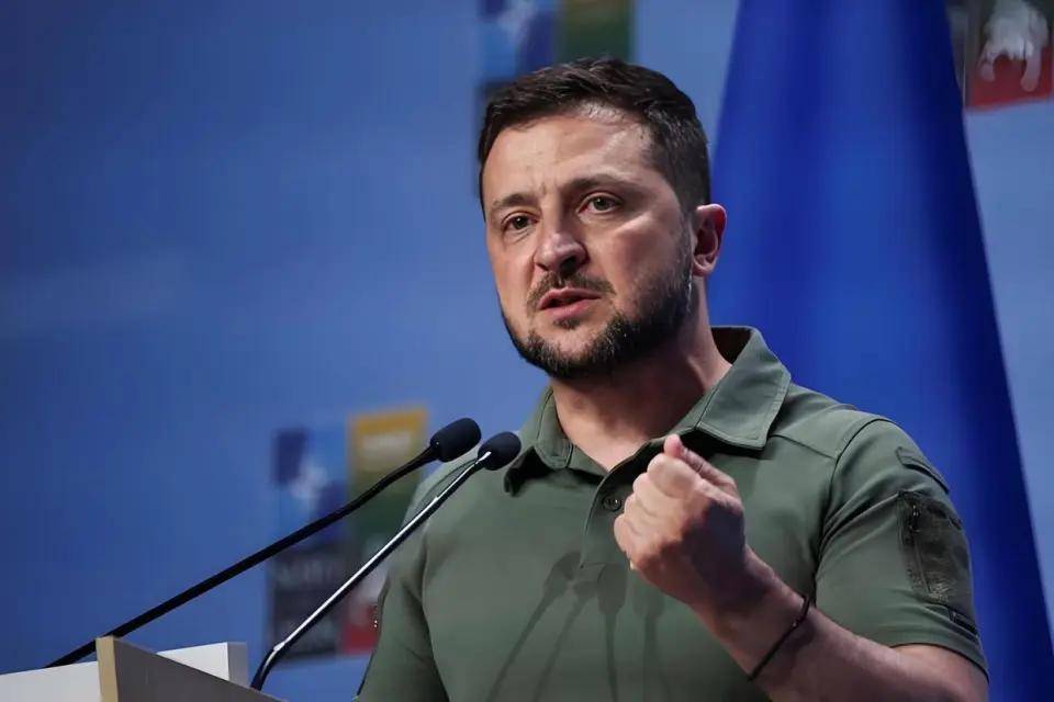 太炸裂了，泽连斯基竟然提交拜登黑料，获得面见特朗普的机会