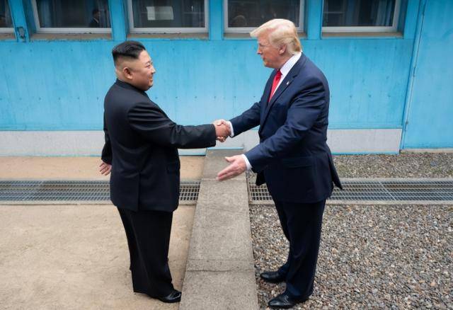 “庆祝”高市早苗上台<strong></p>
<p>股票在线看盘</strong>，朝鲜用的方式很特别，吓得对方赶紧找美国