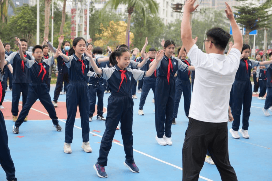 手机报·晚报丨每周一天“无作业日”<strong></p>
<p>股票在线看盘</strong>,如何实施?神舟二十一号,近日择机发射!