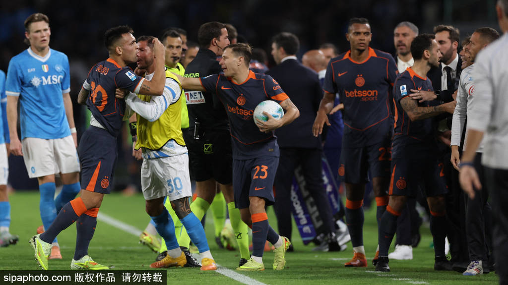 恩怨不休<strong></p>
<p>中国中车股票</strong>!孔蒂与劳塔罗场上对骂 昔日在国米打拳击和解