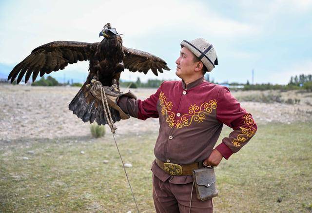 青年说 | 到中亚<strong></p>
<p>同仁堂股票</strong>，奔赴一场激动人心的“探秘”