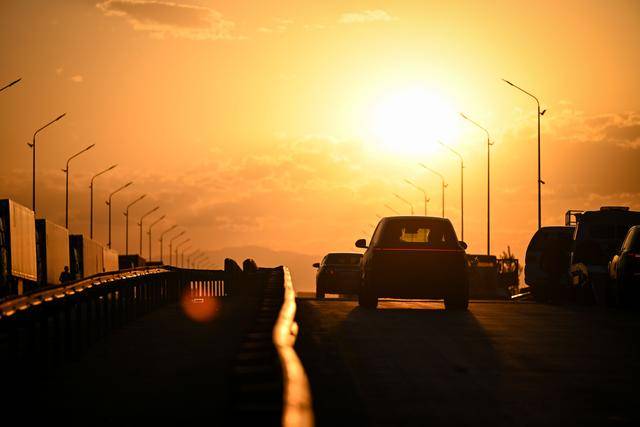 青年说 | 到中亚<strong></p>
<p>同仁堂股票</strong>，奔赴一场激动人心的“探秘”