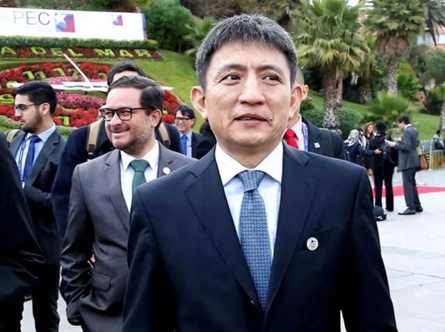 果然是美国害怕的人:李成刚一句话定调中美谈判<strong></p>
<p>同仁堂股票</strong>!美方撤回100%关税