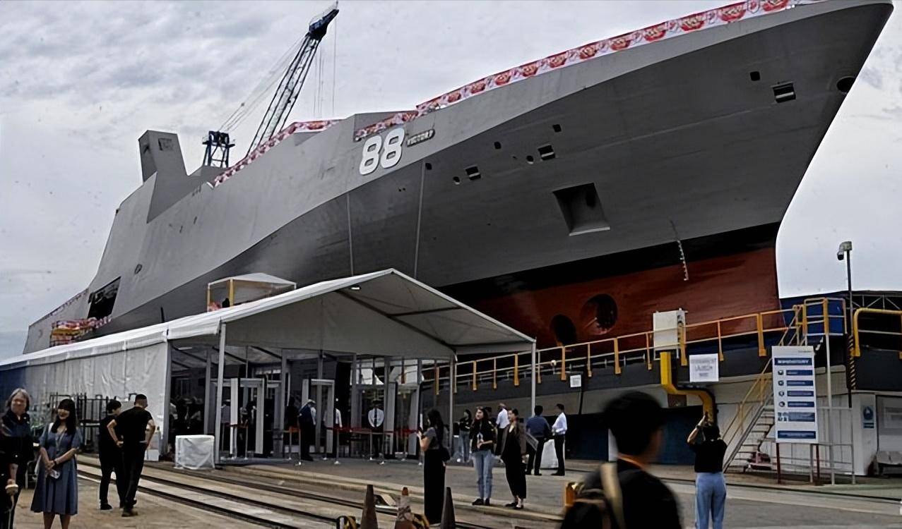 人口不足600万的小国<strong></p>
<p>同仁堂股票</strong>，建造8000吨级大型战舰，新加坡“胜利号”多用途战斗舰亮相