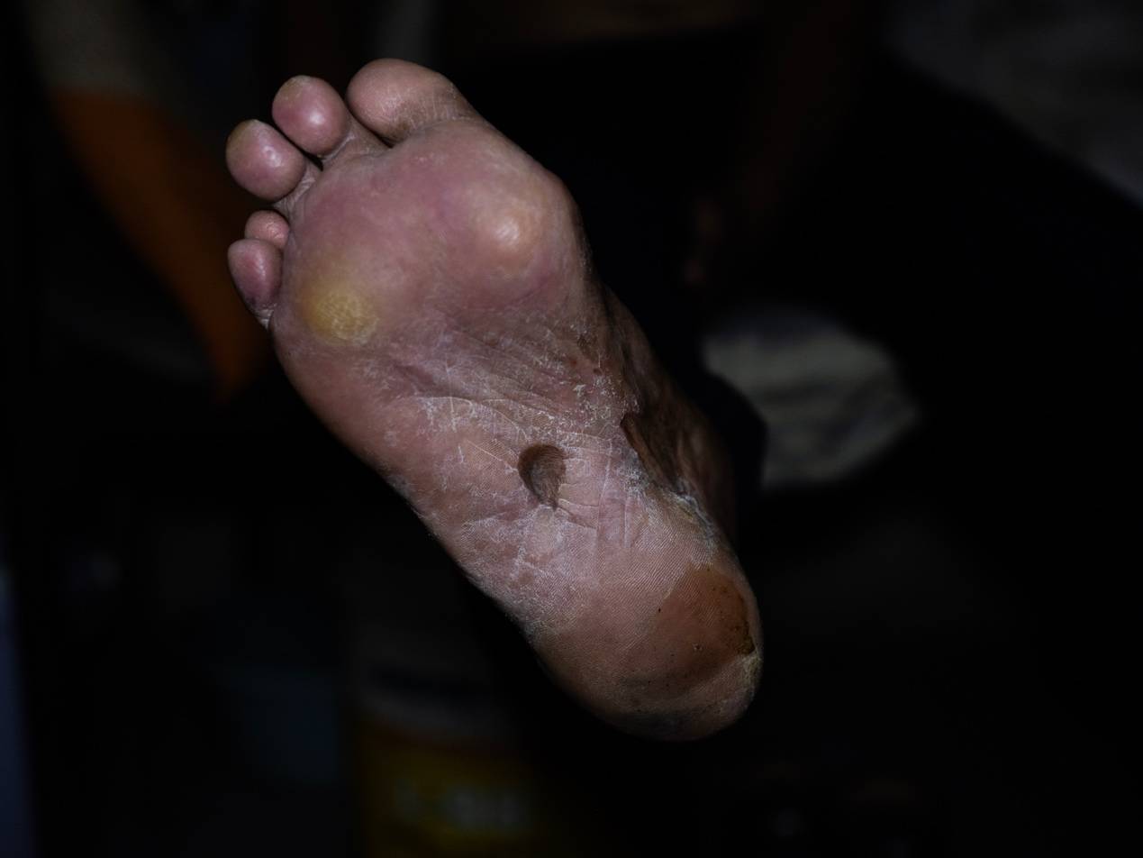 <strong></p>
<p>同仁堂股票</strong>他们挤在8元一晚的旅店 几百人抢一个活