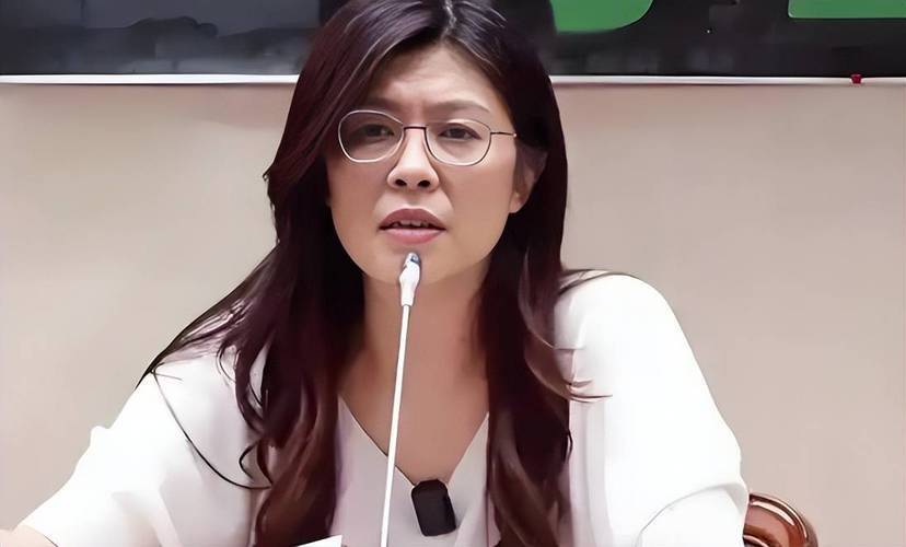 两岸和平统一还远吗?登机赴京前<strong></p>
<p>恒生电子股票</strong>,郑丽文公布人事名单,朱立伦回应特殊,不准打破惯例!