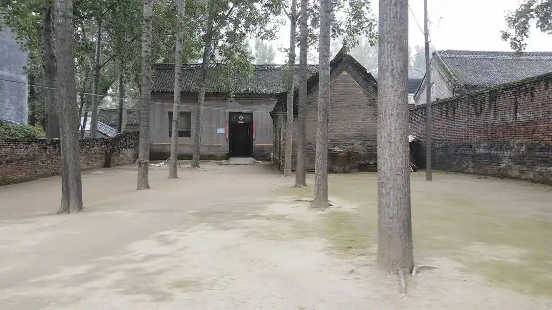 河南66岁大爷500平院子凭 “极致干净” 成网红打卡点<strong></p>
<p>恒生电子股票</strong>,网友来时他满脸笑容带进参观