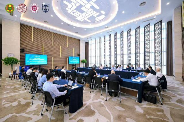 构建中国特色法学教育体系<strong></p>
<p>恒生电子股票</strong>，这场高规格学术研讨会在深圳举办