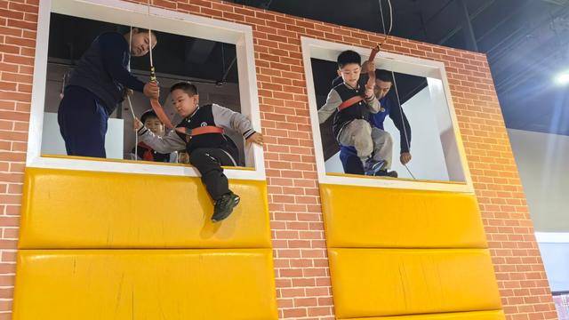 “泉民消防<strong></p>
<p>恒生电子股票</strong>，生命至上”山东师范大学附属小学2024级7班雏鹰小队活动举行