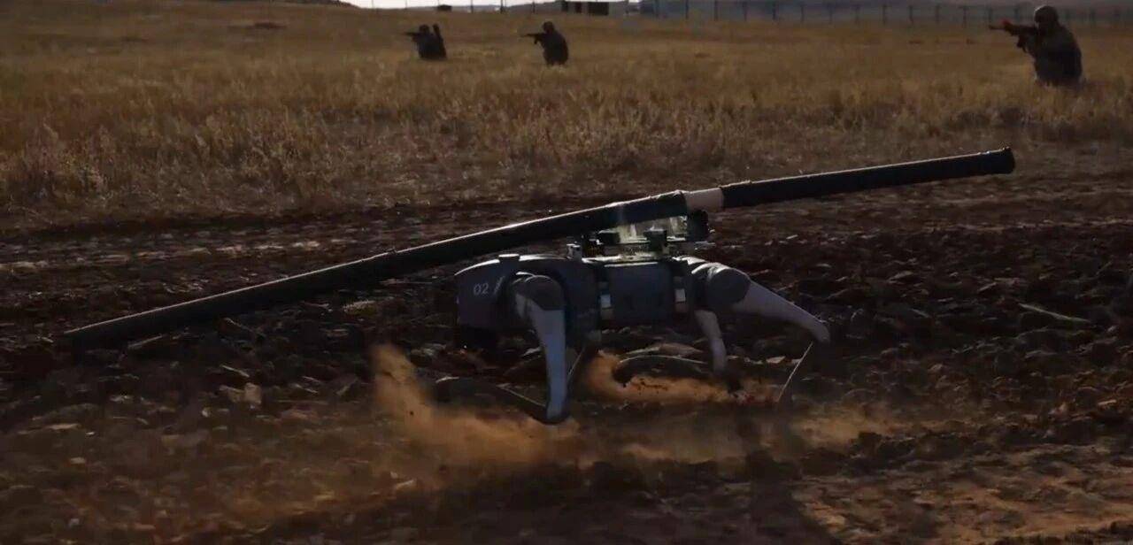 大场面！机器狗、无人机开路<strong></p>
<p>中国中铁股票</strong>，实兵对抗演练画面公布