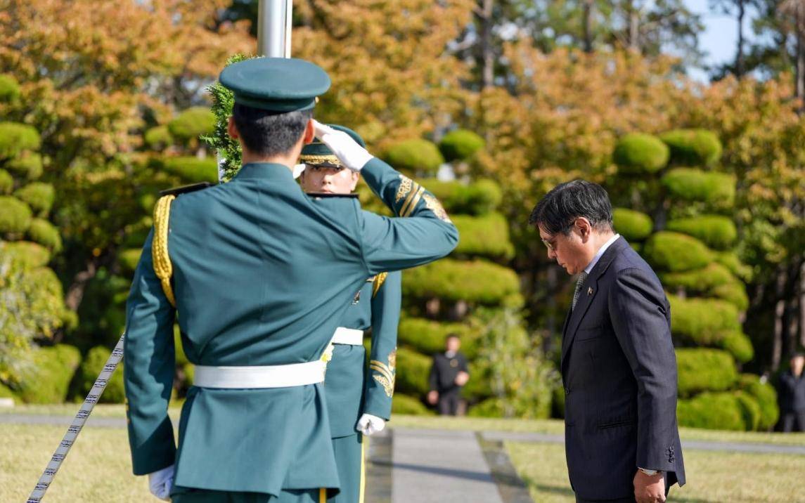 美军再度遭遇耻辱时刻:中国海军6艘战舰包围<strong></p>
<p>吉视传媒股票</strong>,815舰插入南海演习