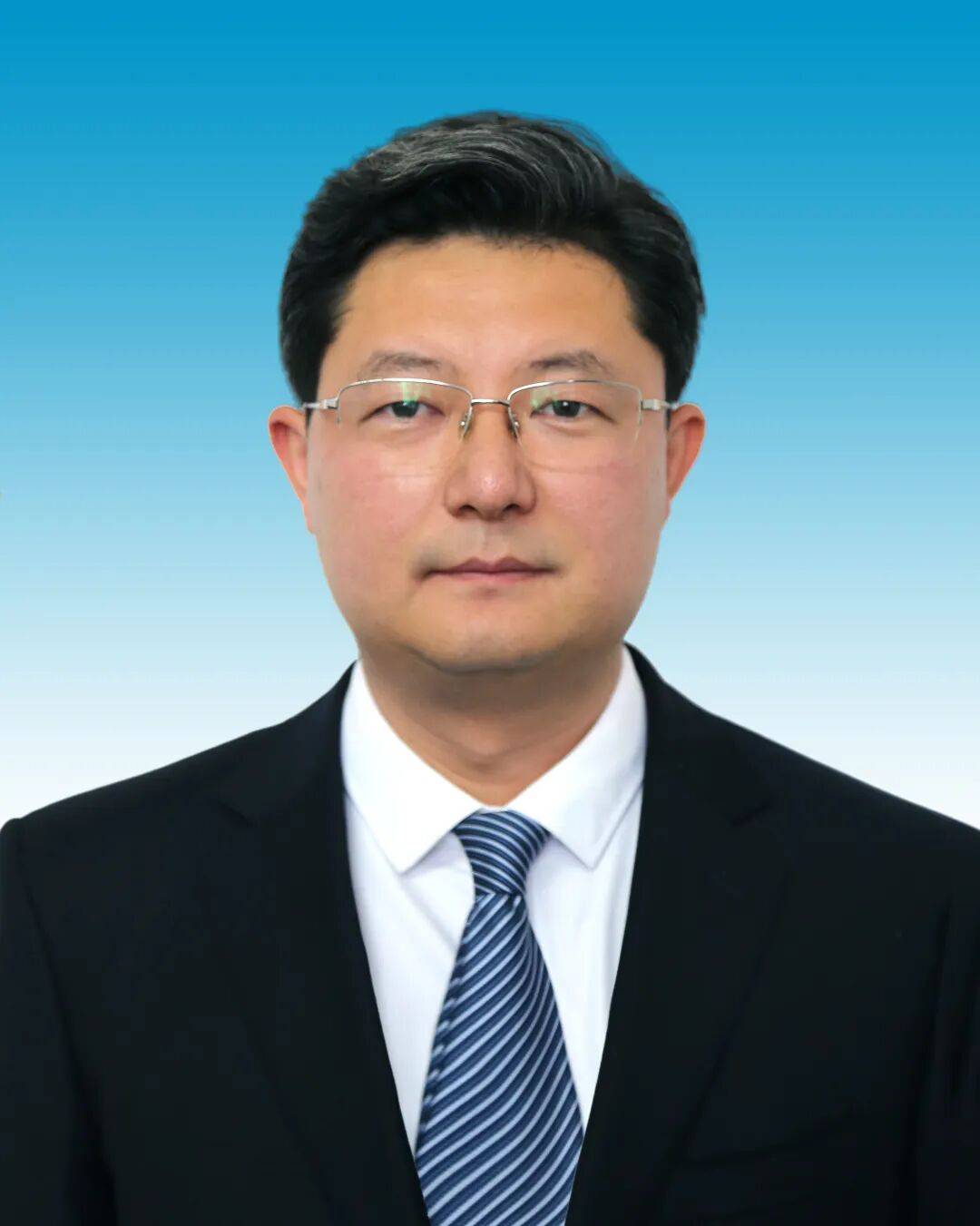 生于1985年<strong></p>
<p>吉视传媒股票</strong>,赵鲁主动投案