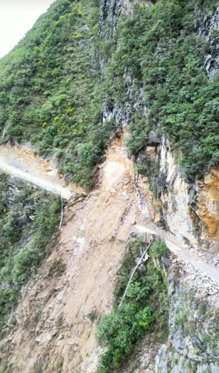 重庆网红“挂壁公路”垮塌<strong></p>
<p>吉视传媒股票</strong>,附近村民外出绕行已半月盼修复,当地:已完成排危,正在修