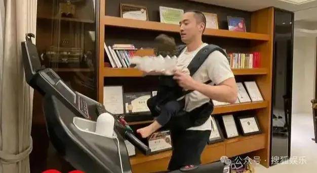 第三段婚姻亮红灯<strong></p>
<p>小商品城股票</strong>?他不会又要离婚了吧......