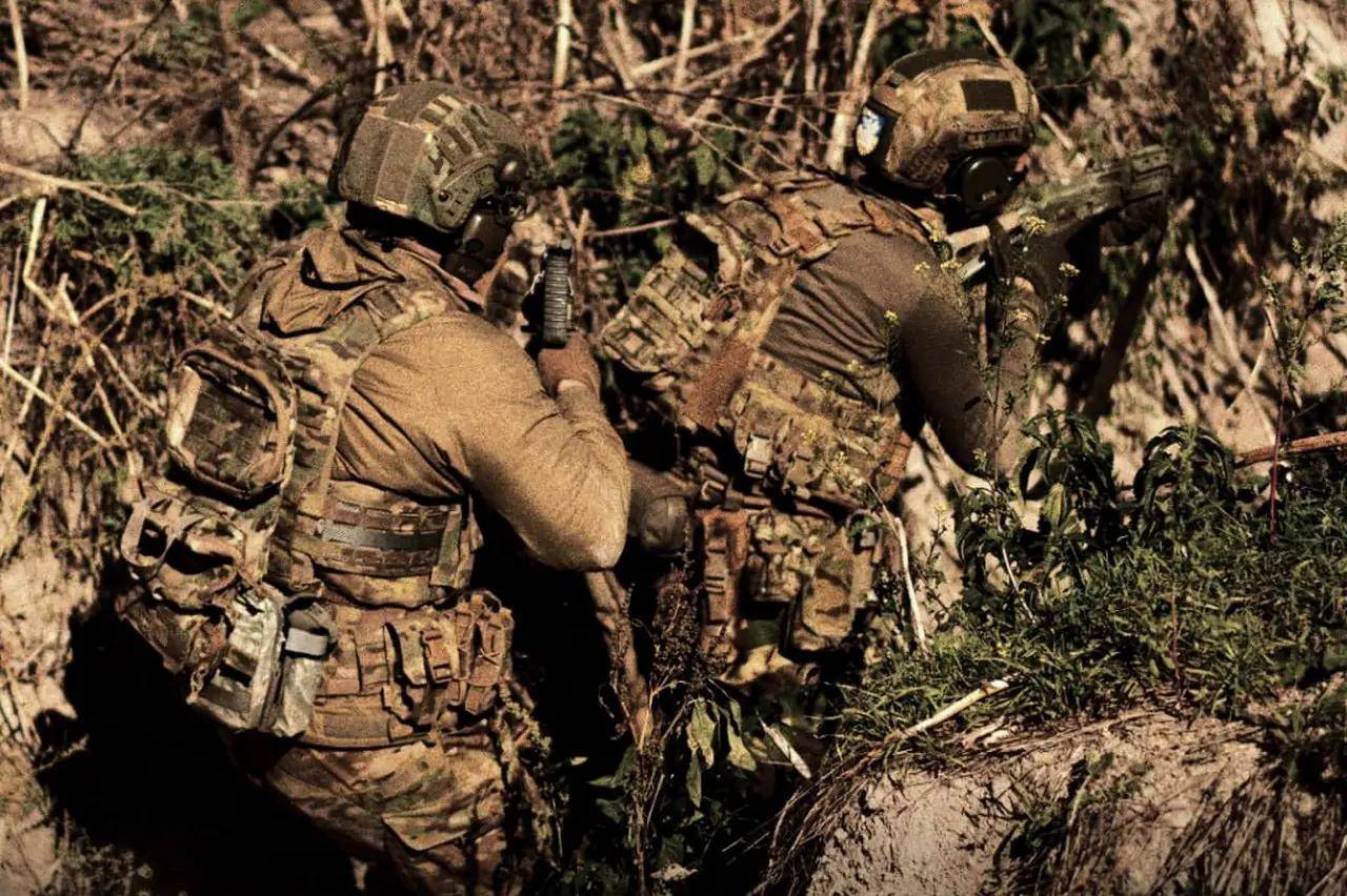 瞒不住了<strong></p>
<p>小商品城股票</strong>,红军城9000乌军被围,乌前防长:再不投降就是全线溃败