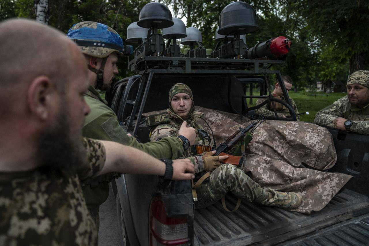 瞒不住了<strong></p>
<p>小商品城股票</strong>,红军城9000乌军被围,乌前防长:再不投降就是全线溃败