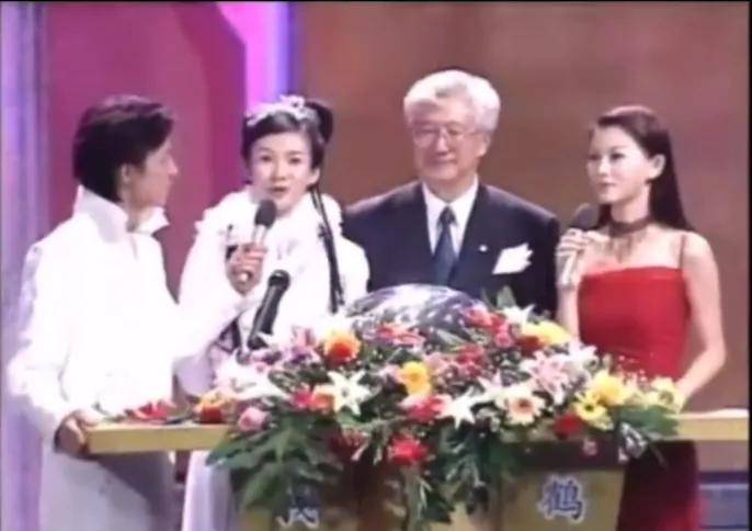 李湘气得翻出了瘦瘦的照片……她年轻时确实是仙女啊<strong></p>
<p>小商品城股票</strong>!