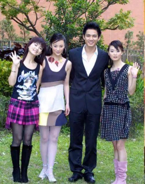 李湘气得翻出了瘦瘦的照片……她年轻时确实是仙女啊<strong></p>
<p>小商品城股票</strong>!