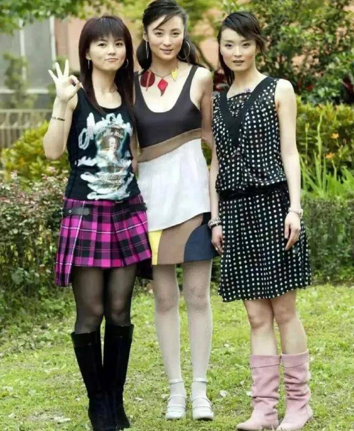 李湘气得翻出了瘦瘦的照片……她年轻时确实是仙女啊<strong></p>
<p>小商品城股票</strong>!