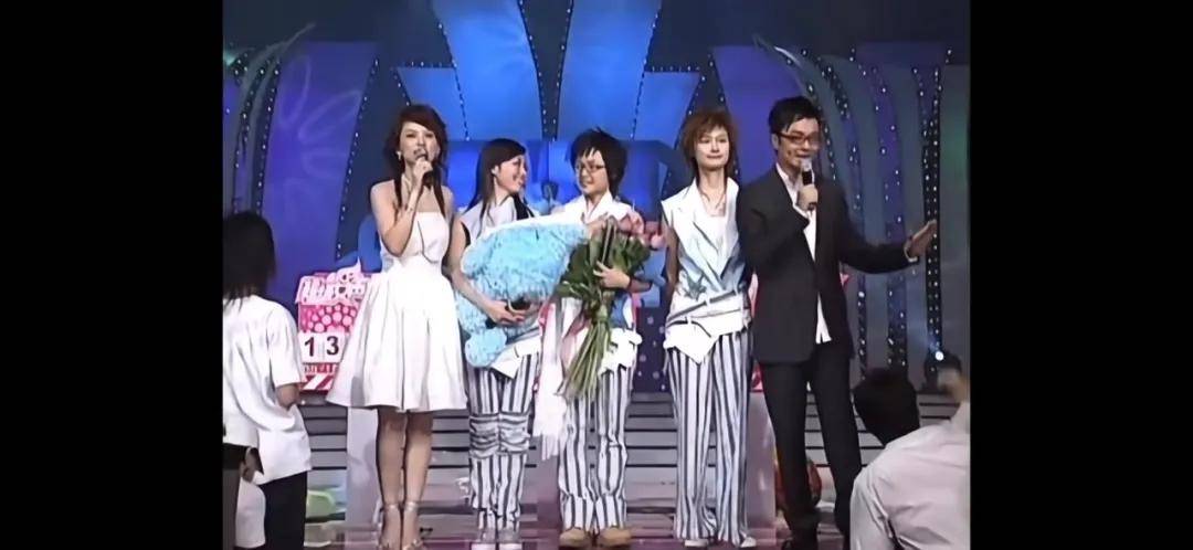 李湘气得翻出了瘦瘦的照片……她年轻时确实是仙女啊<strong></p>
<p>小商品城股票</strong>!