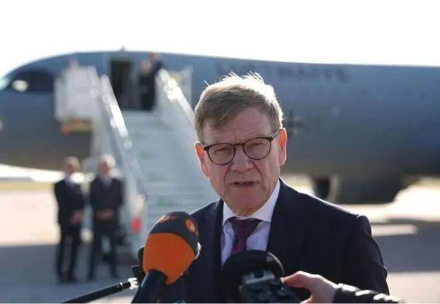 连续有两位国王访华<strong></p>
<p>小商品城股票</strong>,其中一位是建交以来首访,证明了什么?