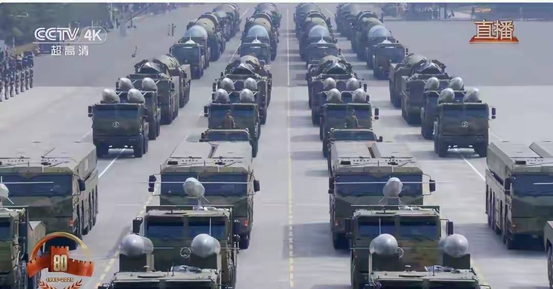 高市早苗不自量力，美媒发出警告：日本如果走错半步，中国万枚导弹将降临！