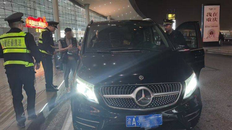 4分钟精准拦截!男子用豪华商务车从事非法营运落网